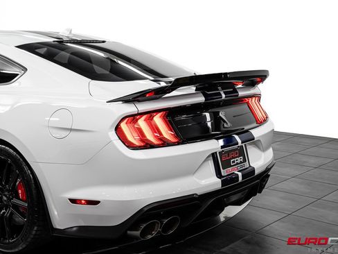 Used 2022 Ford Mustang Shelby GT500 w/ Technology Package RWD image 18