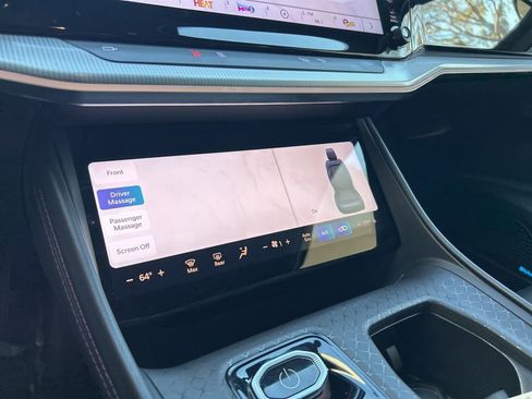 Used 2024 Jeep Wagoneer Launch Edition image 9