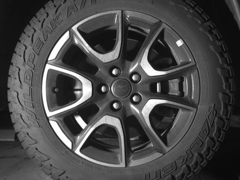 Used 2025 Jeep Compass Trailhawk image 13