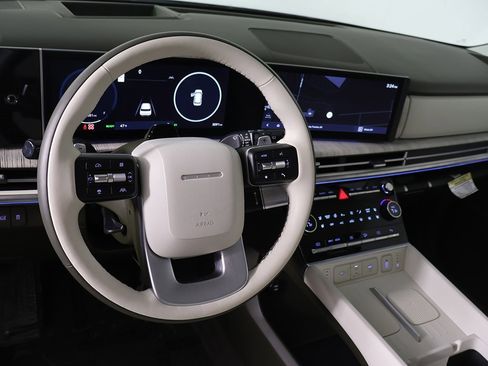 Certified 2025 Hyundai Santa Fe Calligraphy image 32