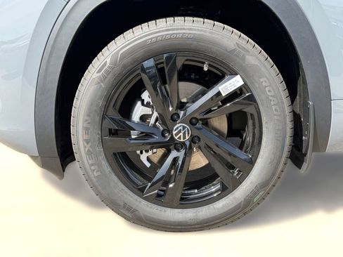 New 2026 Volkswagen Atlas Cross Sport SEL R-Line AWD/4WD image 10