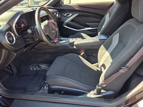 Used 2017 Chevrolet Camaro SS image 9