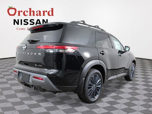 New 2026 Nissan Pathfinder SL image 5