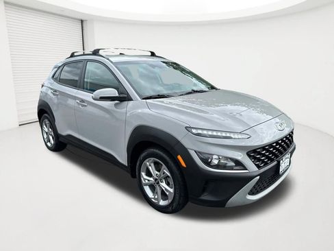 Certified 2022 Hyundai Kona SEL AWD/4WD image 3