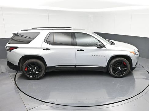 Used 2019 Chevrolet Traverse Premier w/ Redline Edition AWD/4WD image 24