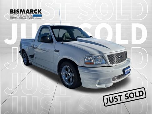 Used 1999 Ford F150 Lightning image 2