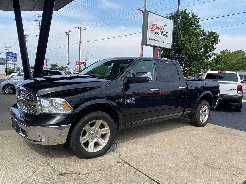 Used 2017 RAM 1500 Laramie AWD/4WD image 2