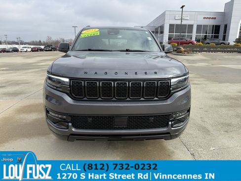 Used 2023 Jeep Wagoneer Series II image 2