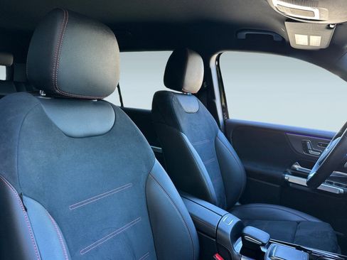 Certified 2023 Mercedes-Benz EQB 300 4MATIC image 33