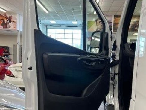 Used 2026 Mercedes-Benz Sprinter 2500 image 27