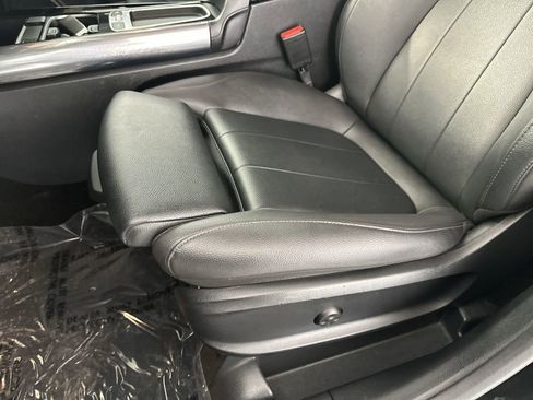 Used 2025 Mercedes-Benz GLA 250 image 12