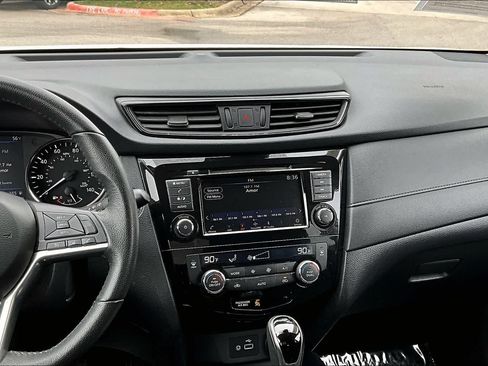 Used 2019 Nissan Rogue SV FWD image 7