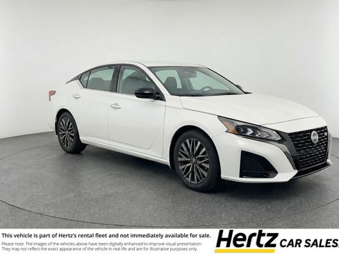 Used 2025 Nissan Altima 2.5 SV image 1