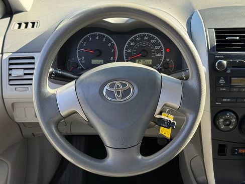 Used 2010 Toyota Corolla LE image 17