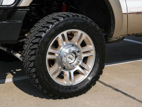 Used 2012 Ford F250 King Ranch w/ FX4 Off Road Pkg image 48