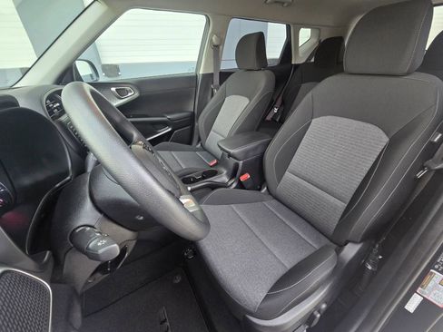 Used 2021 Kia Soul S image 19