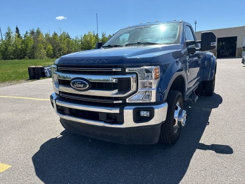 Used 2022 Ford F350 XLT w/ XLT Value Package AWD/4WD image 2