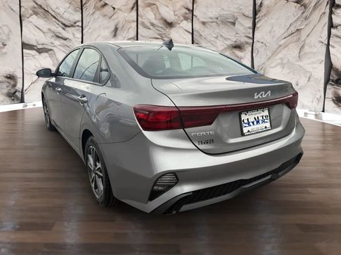 Used 2022 Kia Forte LXS w/ LXS Technology Package image 5