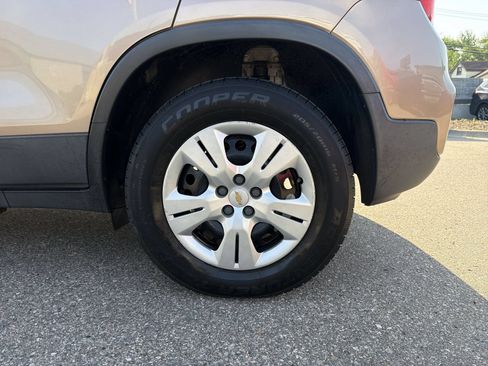 Used 2019 Chevrolet Trax LS FWD image 17