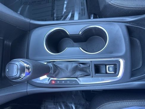 Used 2020 Chevrolet Equinox LT image 28