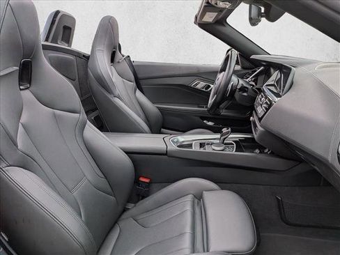 Used 2025 BMW Z4 sDrive30i w/ Premium Package image 16