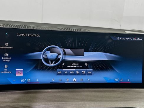 Used 2025 BMW i4 eDrive40 image 24