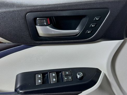 Used 2016 Toyota Highlander Limited Platinum image 21