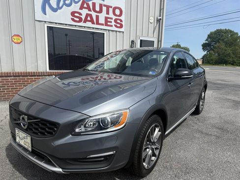 Used 2017 Volvo S60 T5 Cross Country Platinum w/ Climate Package AWD/4WD image 3