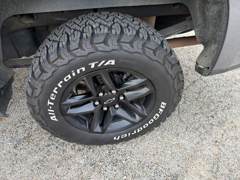 Used 2021 Chevrolet Silverado 1500 Custom Trail Boss image 24