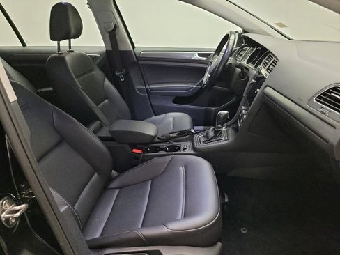 Used 2019 Volkswagen Golf SE FWD image 21