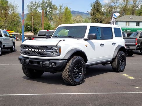 New 2026 Ford Bronco Badlands image 1