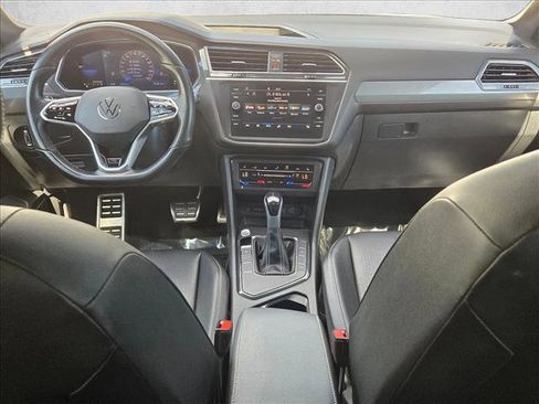 Used 2023 Volkswagen Tiguan SE R-Line image 18