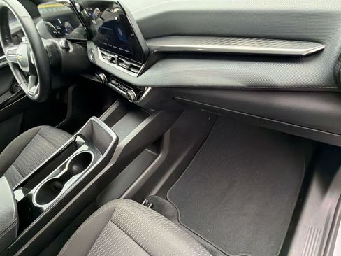 Used 2025 Chevrolet Equinox LT AWD/4WD image 35