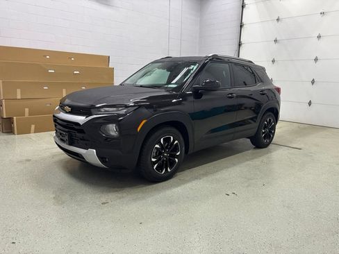 Used 2022 Chevrolet TrailBlazer LT w/ Convenience Package FWD image 8