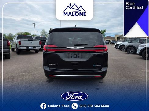 Used 2023 Chrysler Pacifica Touring-L FWD image 6