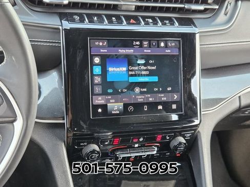 Used 2023 Jeep Grand Cherokee Altitude AWD/4WD image 21