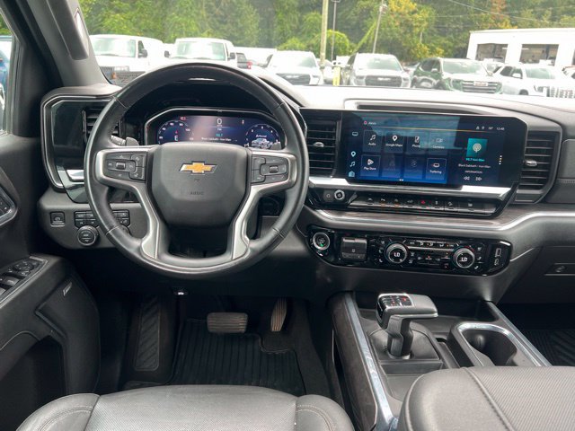 Used 2024 Chevrolet Silverado 1500 LTZ w/ Z71 Off-Road Package AWD/4WD image 9