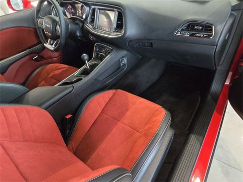 Used 2016 Dodge Challenger SRT Hellcat image 13