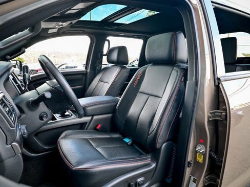 Used 2021 Nissan Titan PRO-4X w/ Pro-4x Convenience Package image 14
