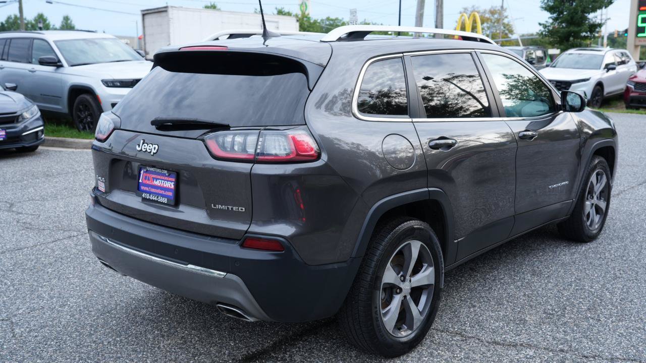 Used 2019 Jeep Cherokee Limited AWD/4WD image 5