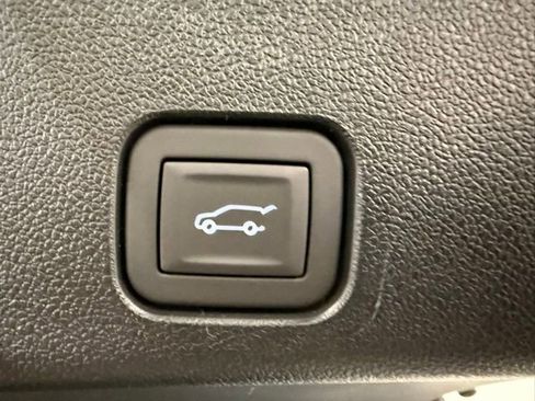 New 2026 Chevrolet Traverse RS image 9