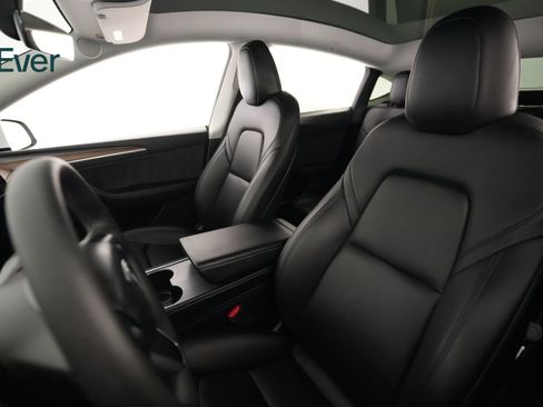 Used 2024 Tesla Model Y Long Range AWD/4WD image 4
