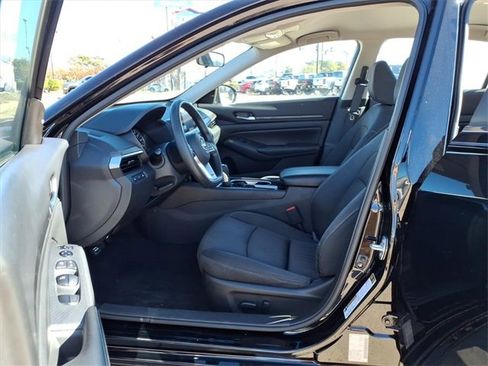 Used 2024 Nissan Altima 2.5 SV image 12