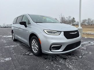 Used 2024 Chrysler Pacifica Touring-L 360° Tour