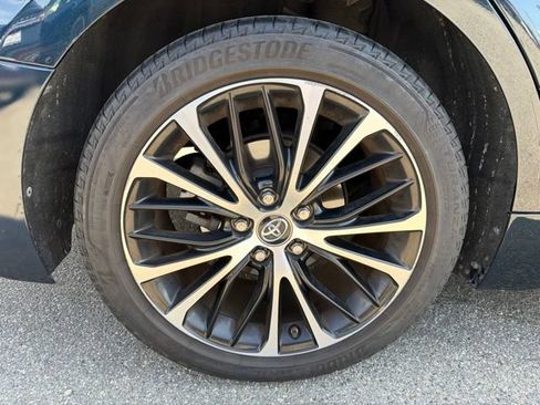 Used 2019 Toyota Camry SE FWD image 23