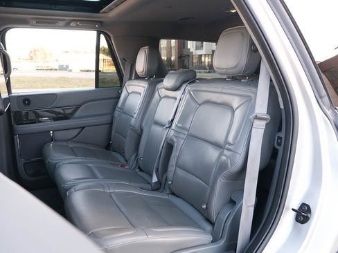 Used 2019 Lincoln Navigator Select w/ Technology Package image 22