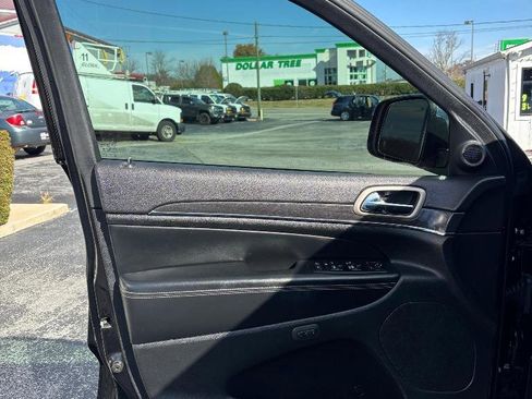 Used 2014 Jeep Grand Cherokee Limited w/ Trailer Tow Group IV image 12