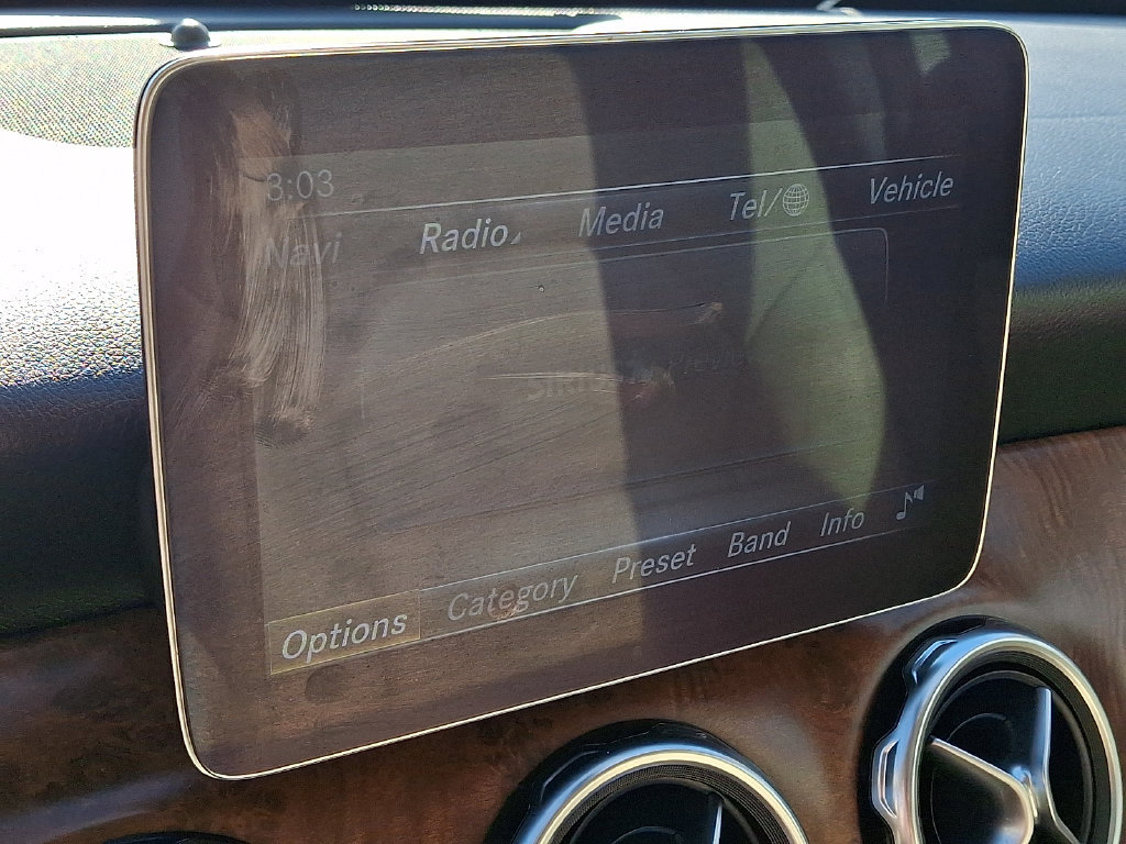 Used 2020 Mercedes-Benz GLA 250 4MATIC w/ Premium Package image 17