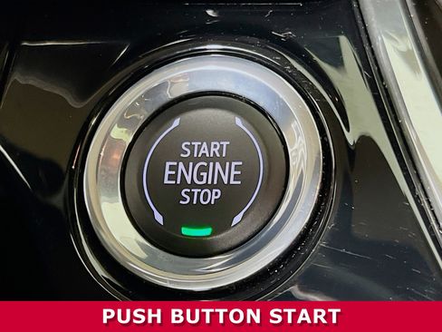 Used 2024 Chevrolet Trax RS w/ Sunroof Package image 12