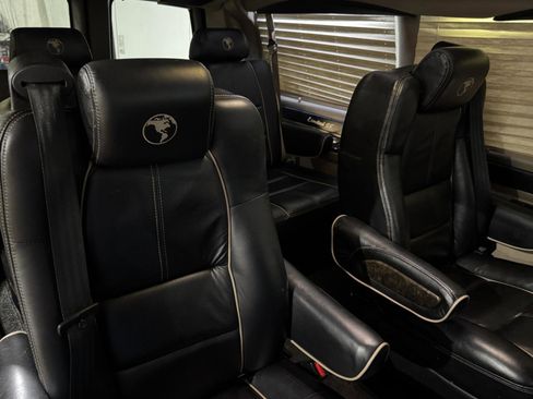 Used 2018 Chevrolet Express 2500 w/ Enhanced Convenience Package RWD image 20